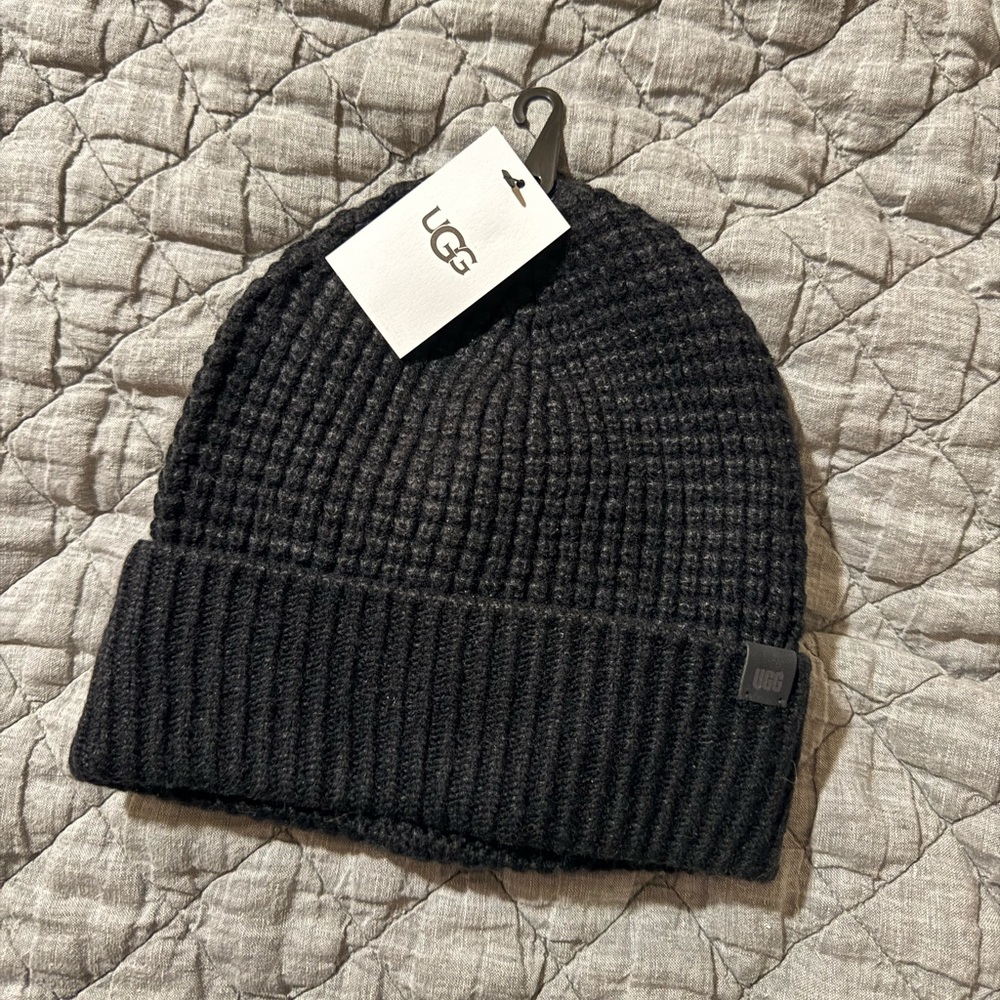 NWT: UGG Black Waffle Knit Hat